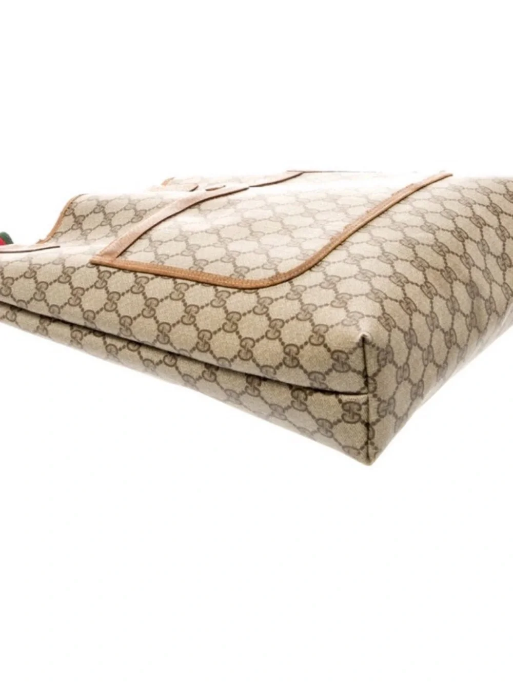 Gucci signature gg